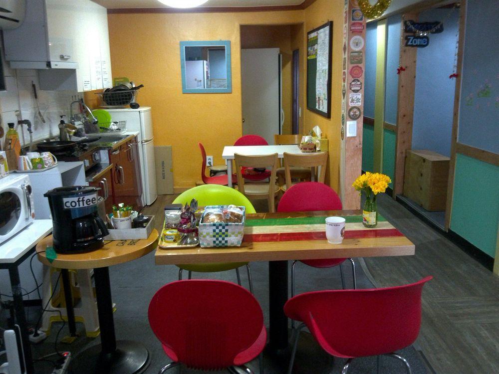 Yakorea Hostel Itaewon Сеул Экстерьер фото