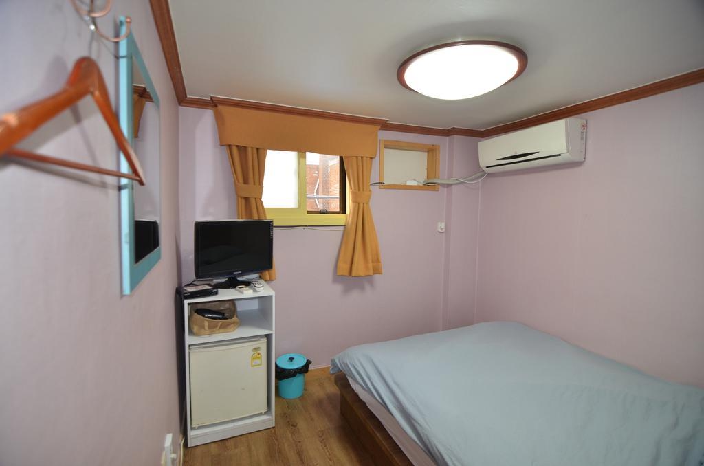 Yakorea Hostel Itaewon Сеул Экстерьер фото