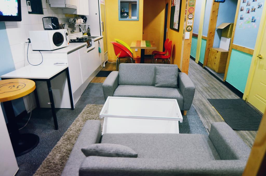 Yakorea Hostel Itaewon Сеул Экстерьер фото