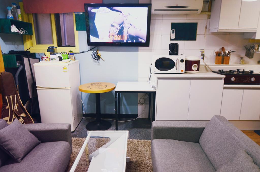 Yakorea Hostel Itaewon Сеул Экстерьер фото