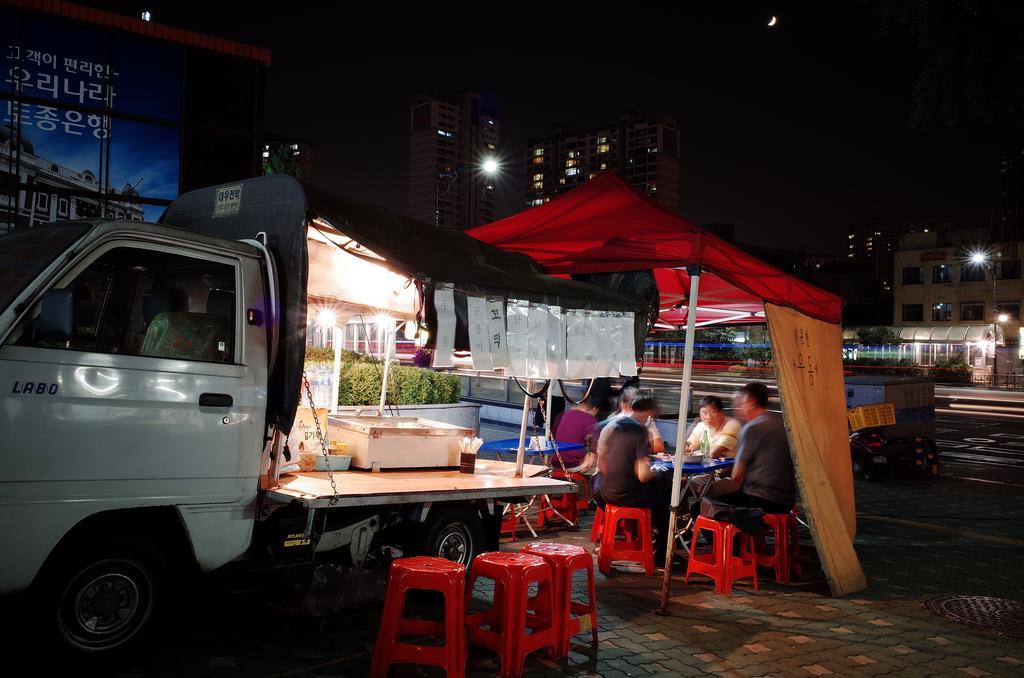 Yakorea Hostel Itaewon Сеул Экстерьер фото