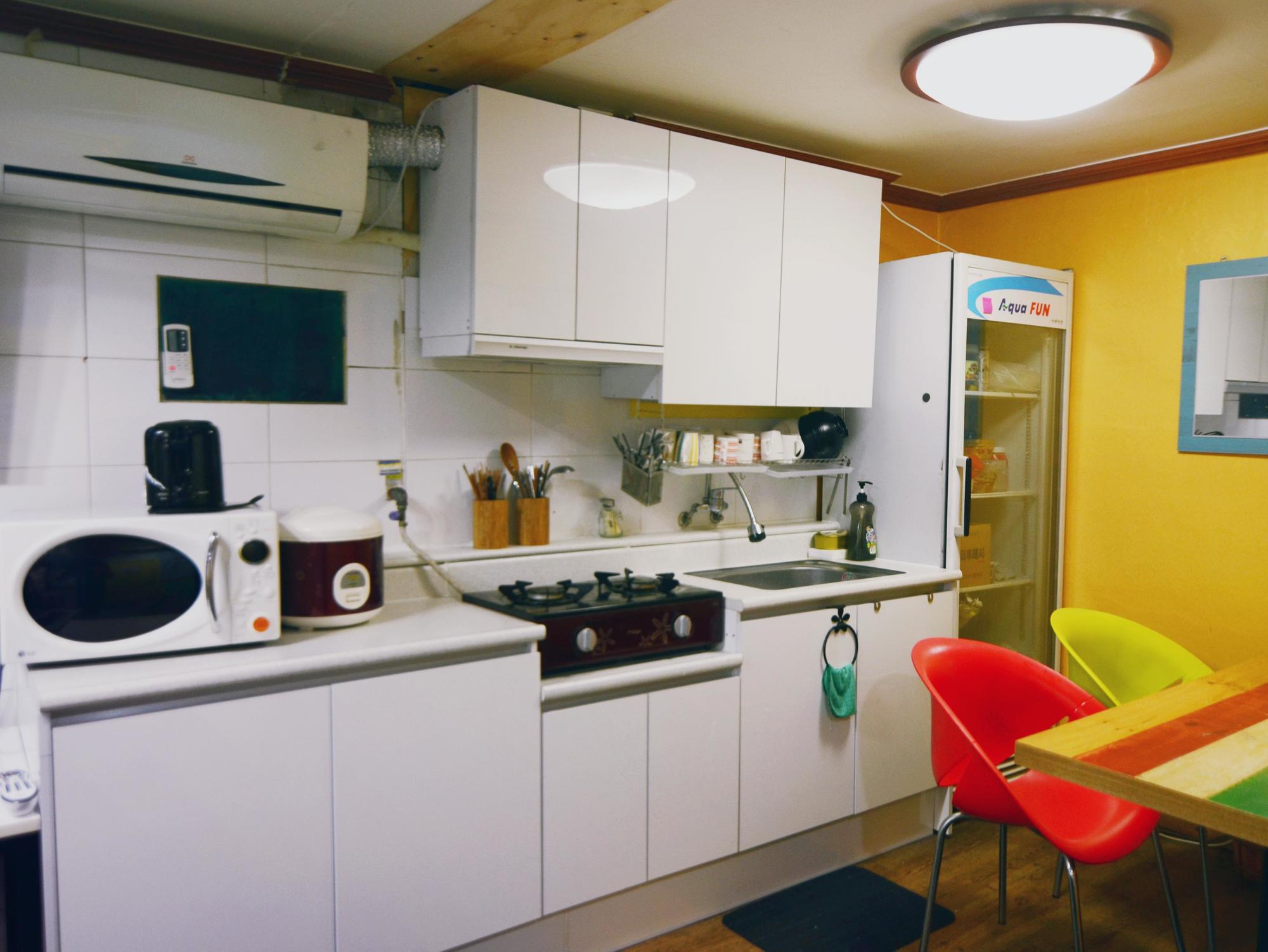 Yakorea Hostel Itaewon Сеул Экстерьер фото