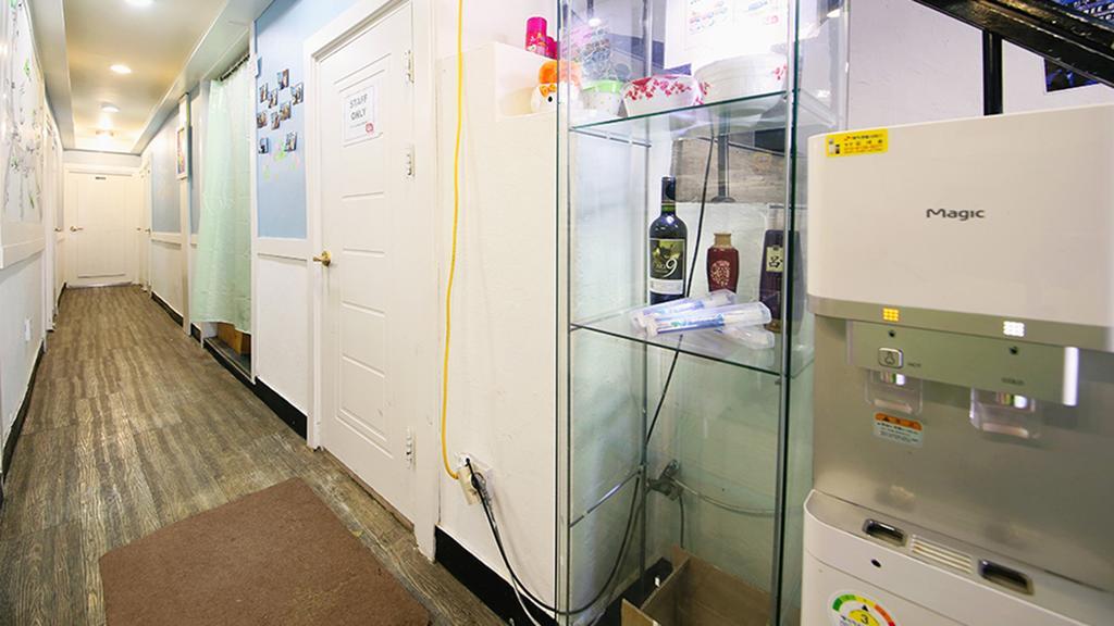 Yakorea Hostel Itaewon Сеул Экстерьер фото