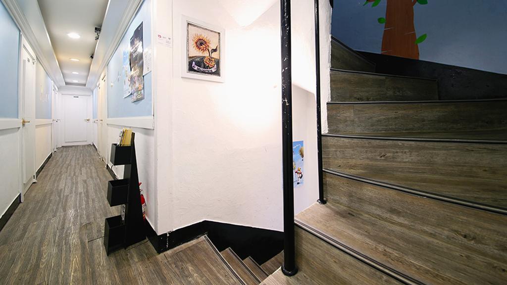 Yakorea Hostel Itaewon Сеул Экстерьер фото