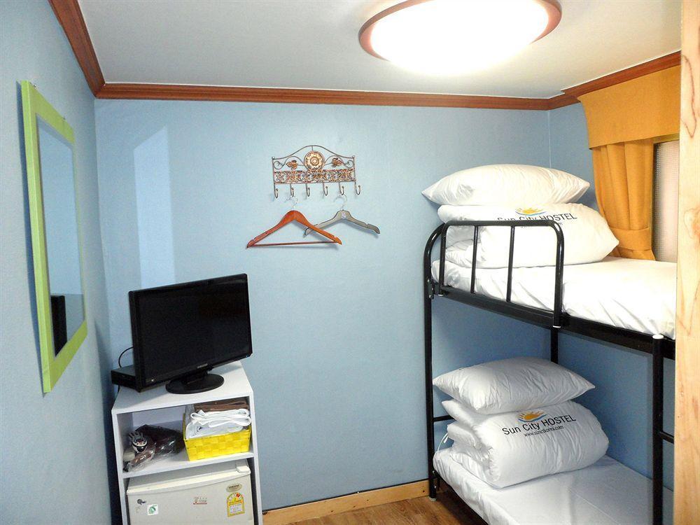 Yakorea Hostel Itaewon Сеул Экстерьер фото