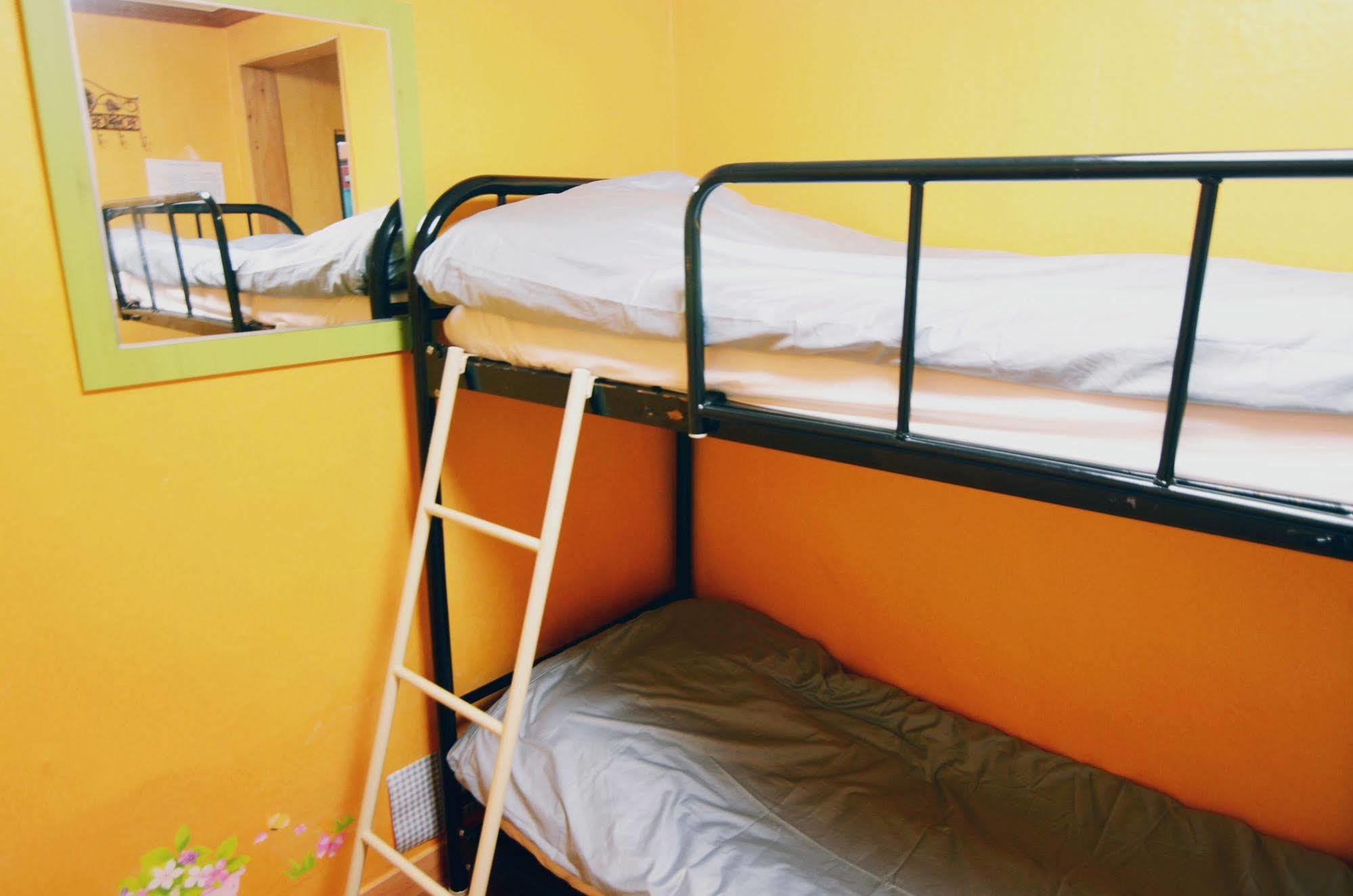 Yakorea Hostel Itaewon Сеул Экстерьер фото