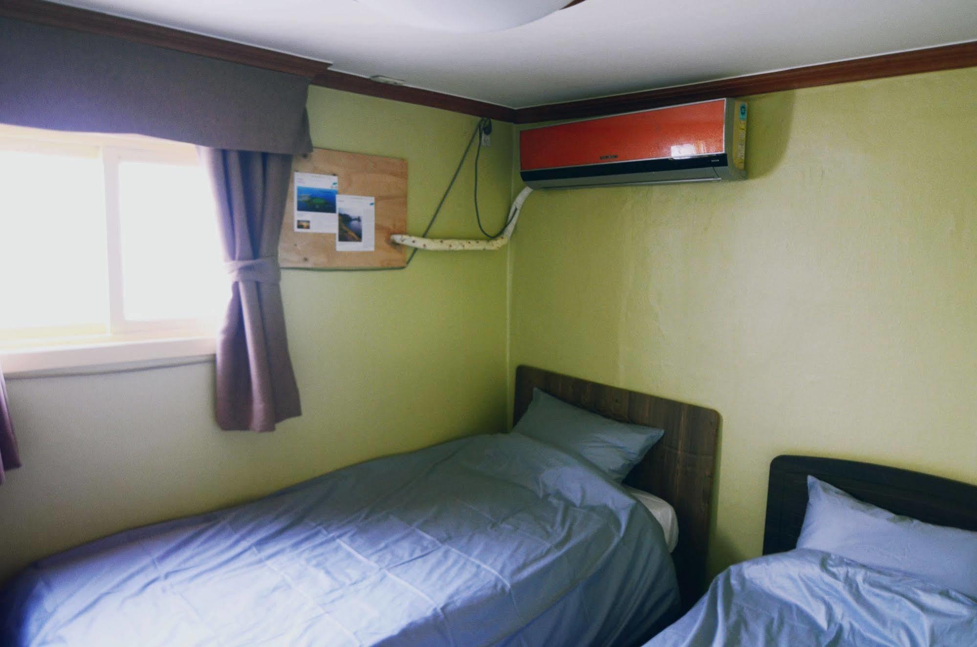 Yakorea Hostel Itaewon Сеул Экстерьер фото