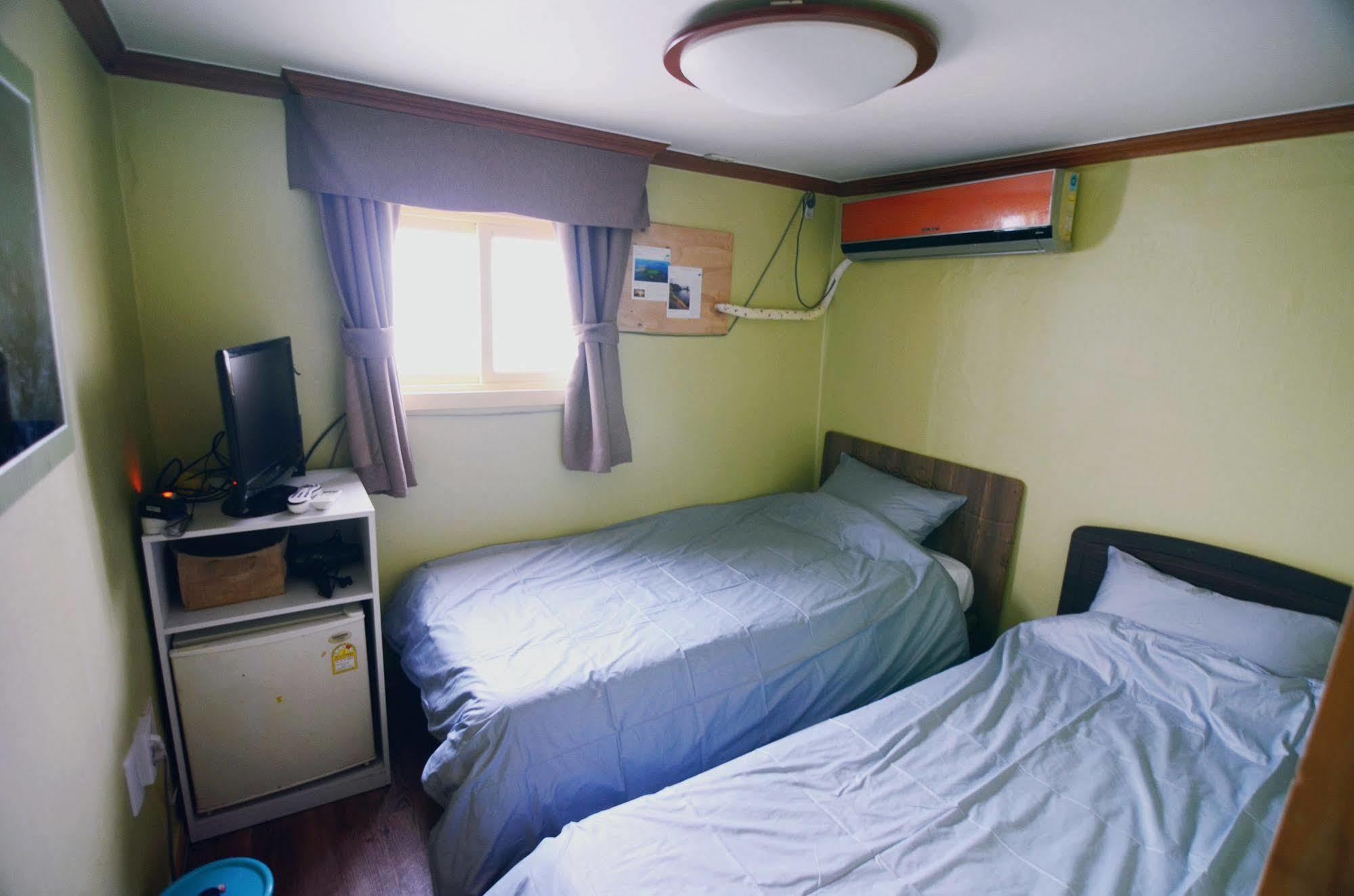 Yakorea Hostel Itaewon Сеул Экстерьер фото