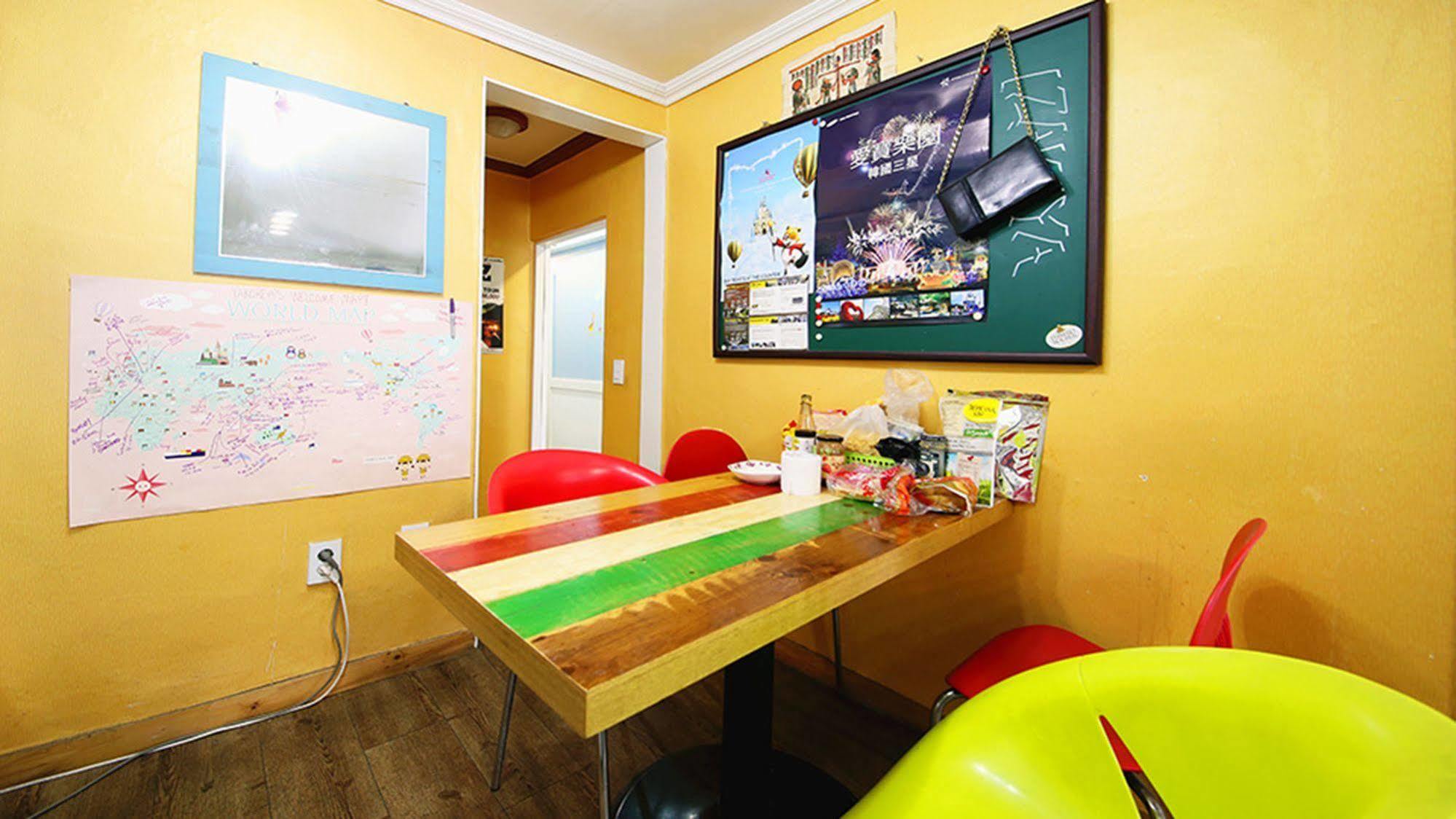 Yakorea Hostel Itaewon Сеул Экстерьер фото