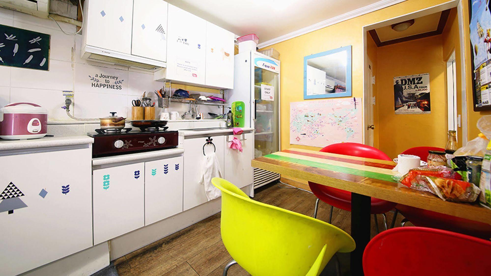 Yakorea Hostel Itaewon Сеул Экстерьер фото